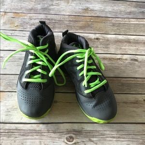 Under Armour Boys Basketball Shoes - 1Y